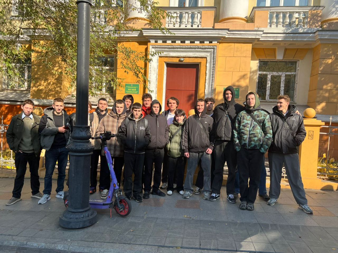 Курсом патриотов: студенты-машинисты в музее погранслужбы!