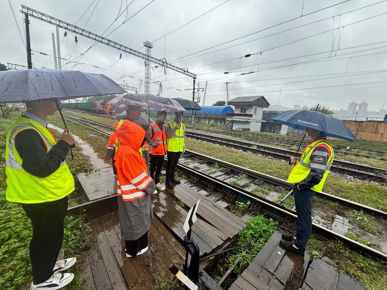 От теории к практике: студенты-железнодорожники на станции Мыс Чуркин