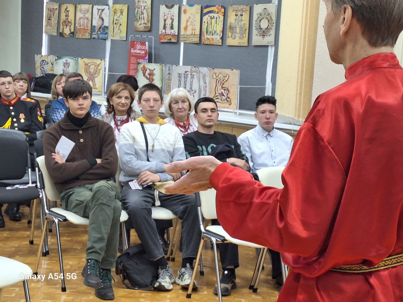 Наши волонтёры на научной конференции