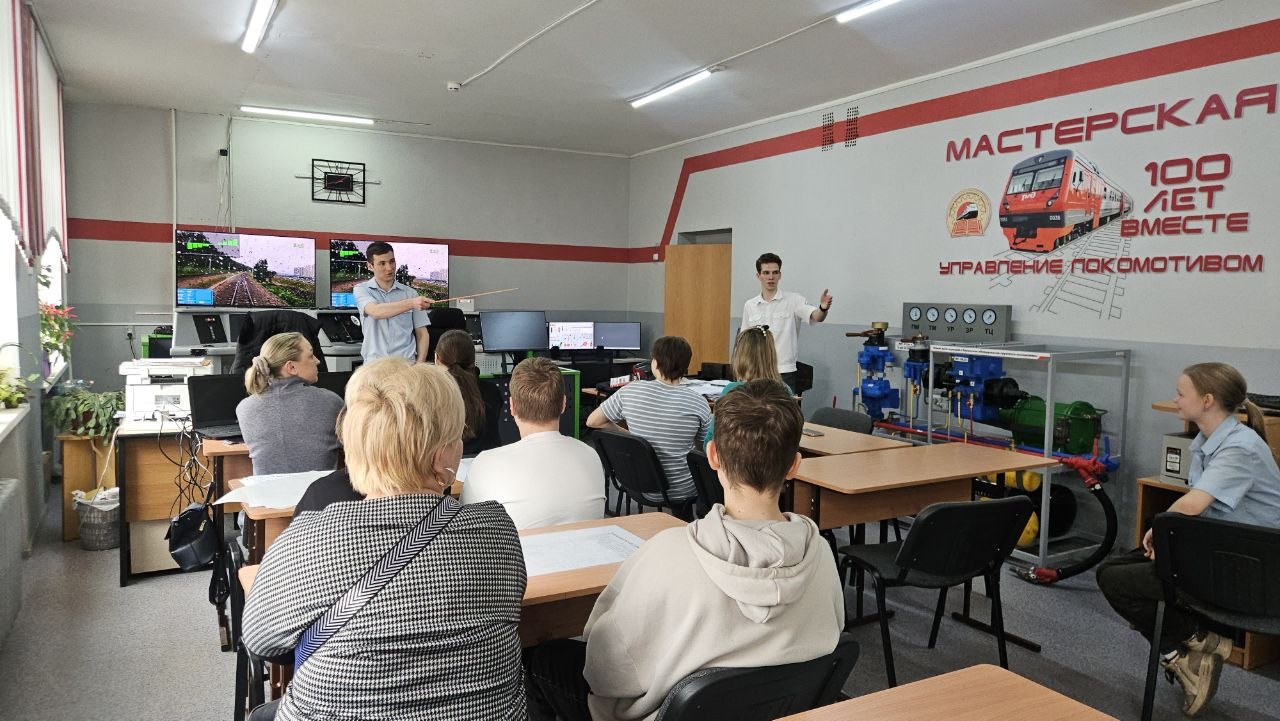 Не рассказывали, а показывали! Школьники погрузились в профессии КМТ