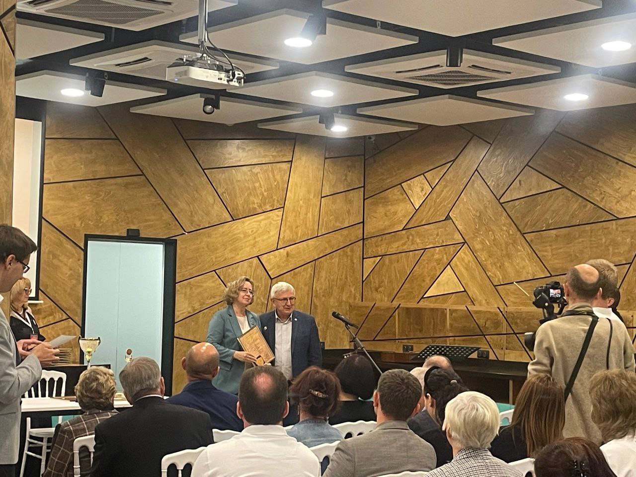 Наши волонтёры на книжной выставке «Печатный двор»