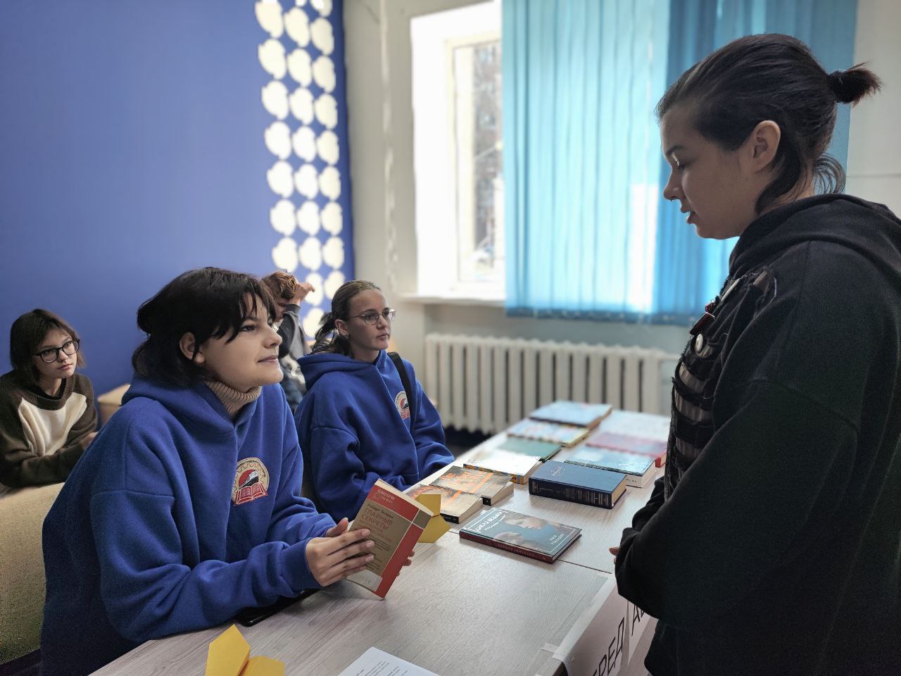 «Бери, читай, передавай дальше»: как прошел наш Буккроссинг!