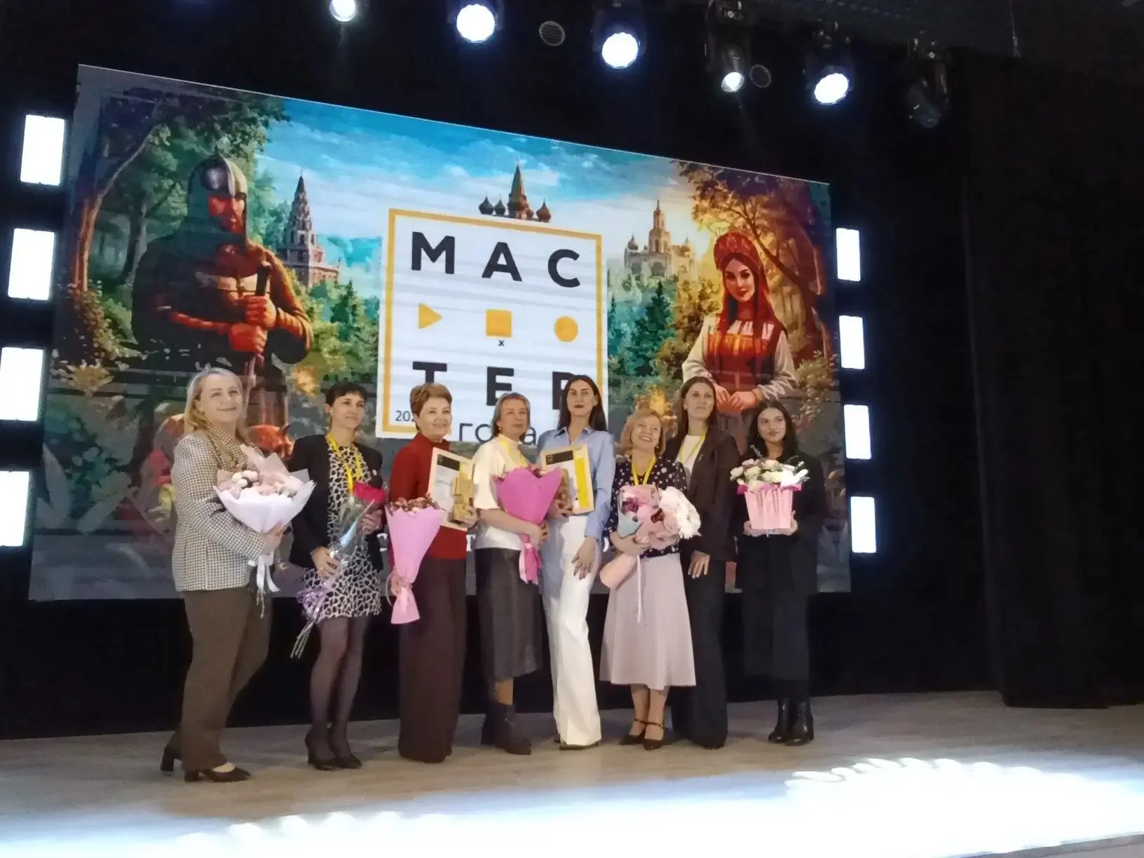 Наша гордость: Елена Павловна Кучеренко — в топ-10 лучших педагогов края!