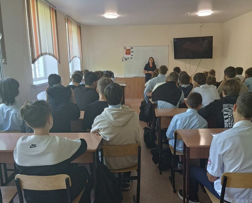 Первокурсникам о законе: встреча с инспектором полиции