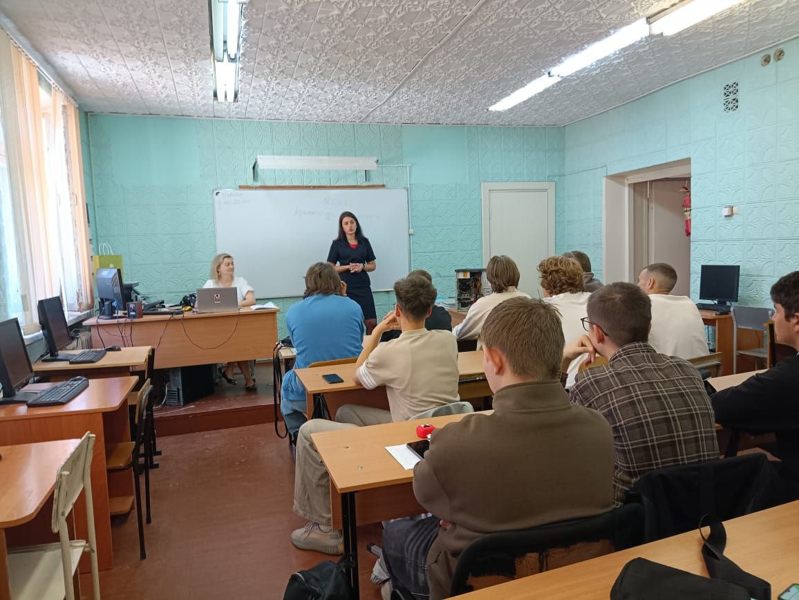 Первокурсникам о законе: встреча с инспектором полиции