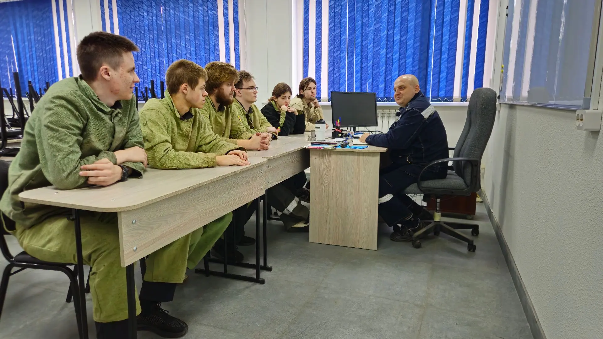 Будущему инженеру — рабочую профессию