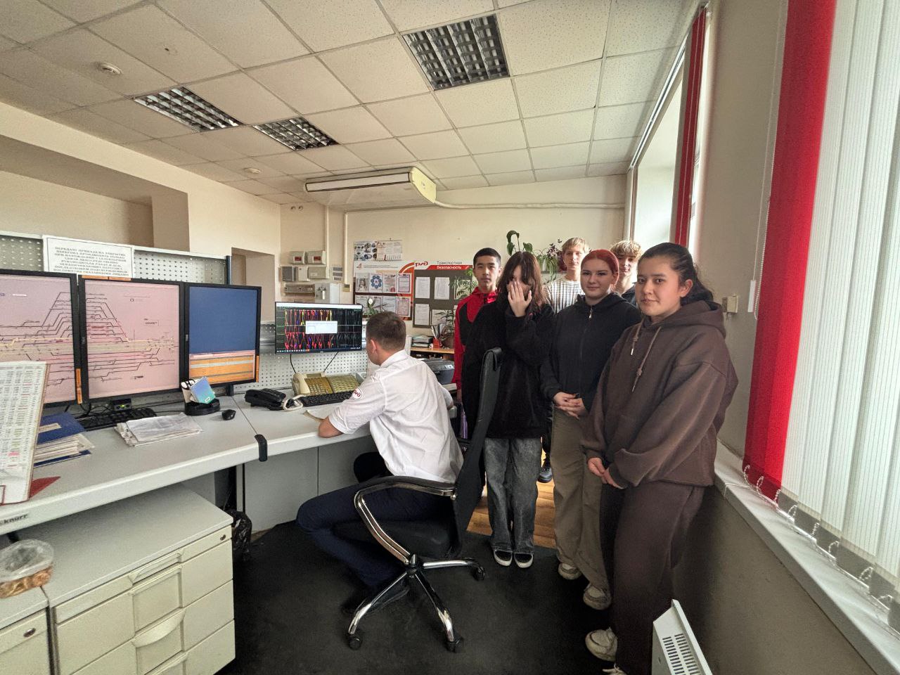 Погружение в профессию: рабочий день дежурного по станции