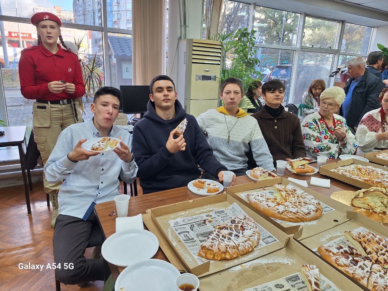 Наши волонтёры на научной конференции