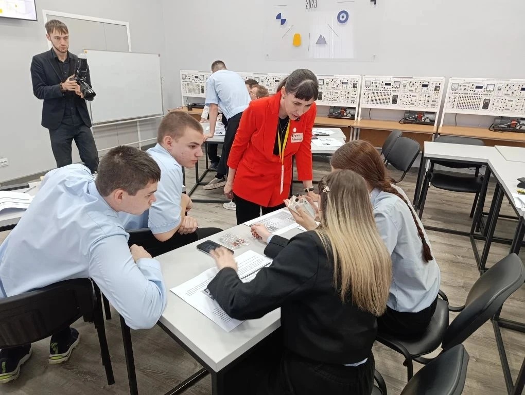 Наша гордость: Елена Павловна Кучеренко — в топ-10 лучших педагогов края!